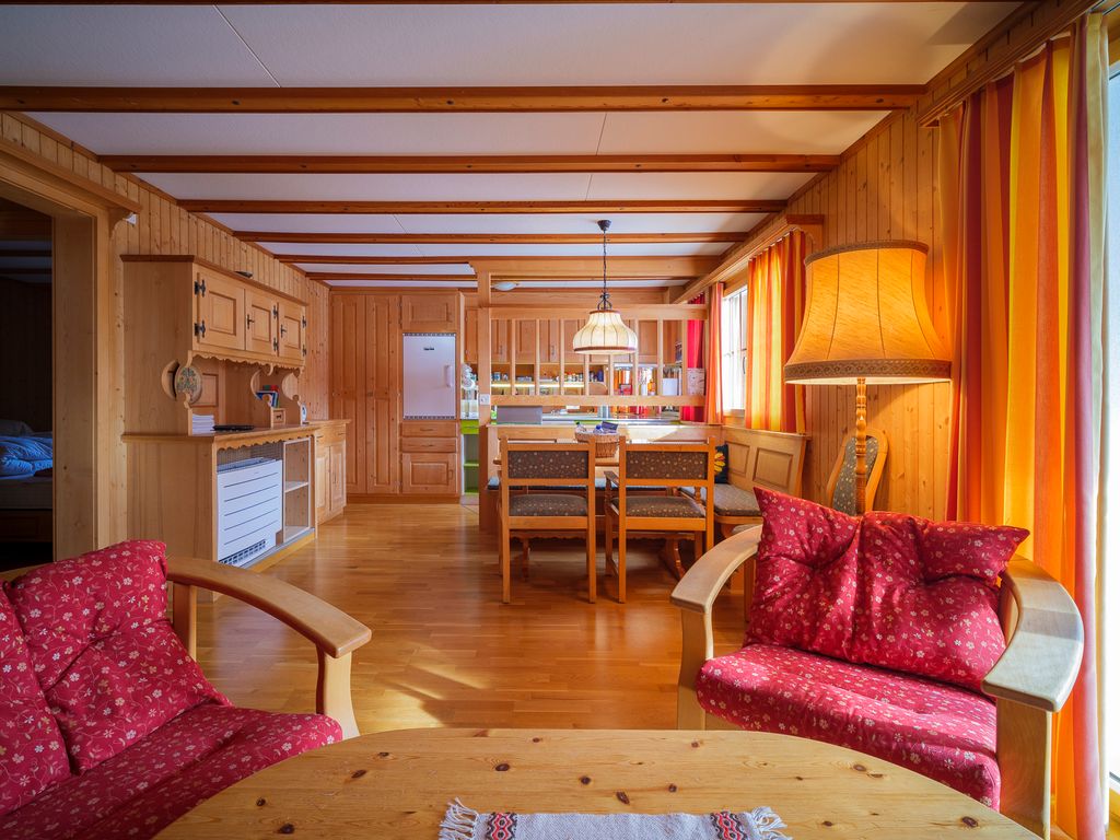 Wohnzimmer & Küche