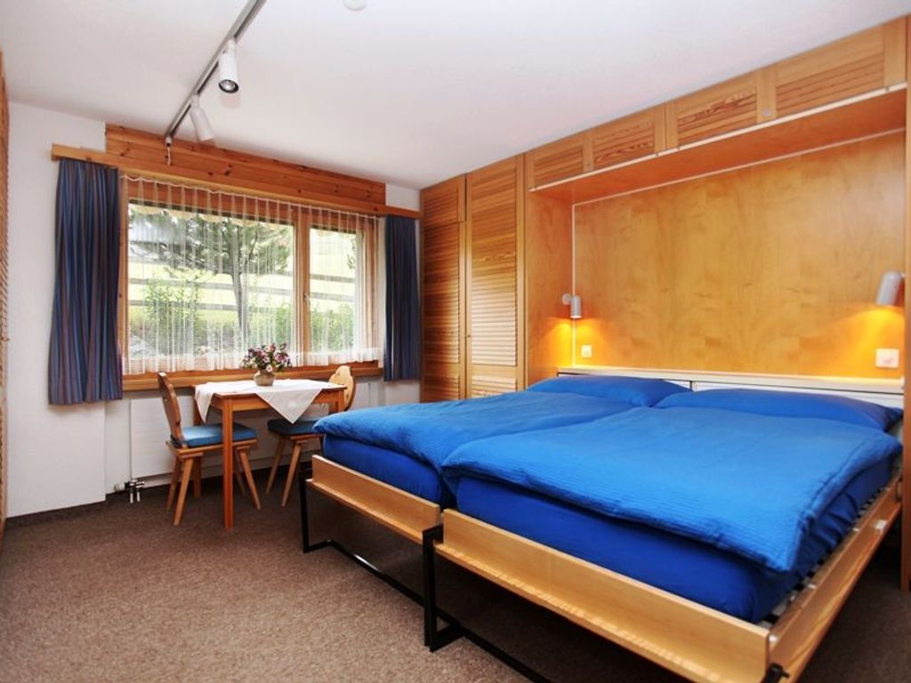 Schlafzimmer mit Doppelbett