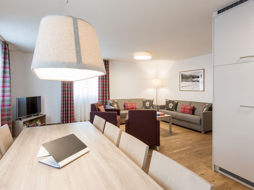Pradas Resort, Brigels, Essplatz (Beispiel)