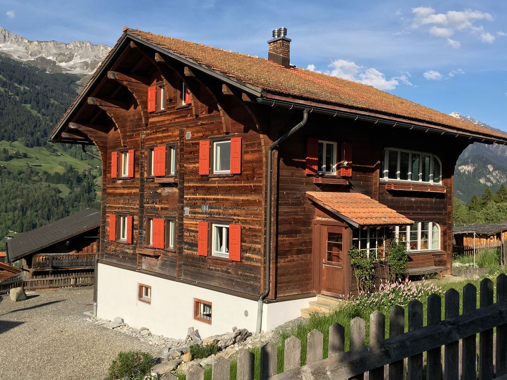 Charmantes Alpen-Appartement in Conters