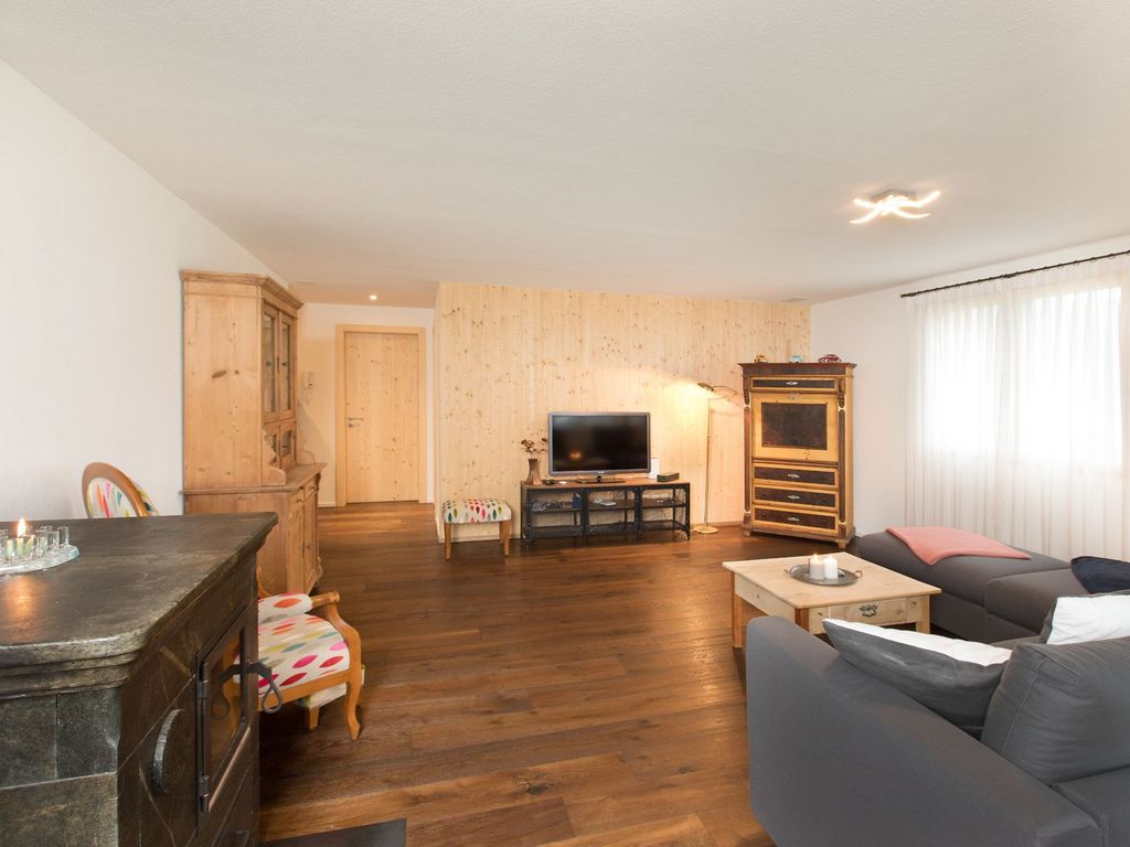 Ferienwohnung Vitg Vattiz - Wohnraum