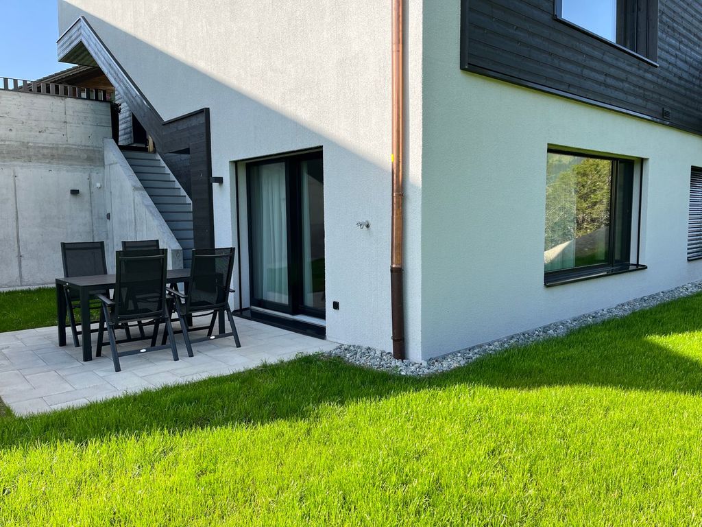 Ferienwohnung Tschuppina Schiess, Aussenansicht Sommer