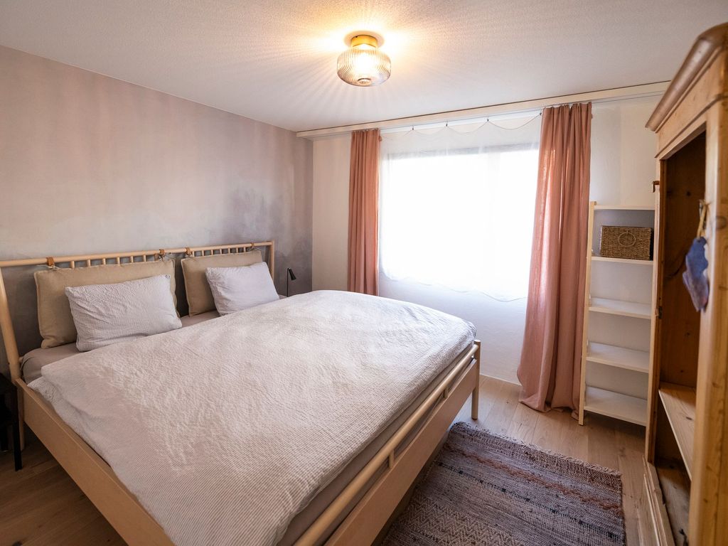 Schlafzimmer 1