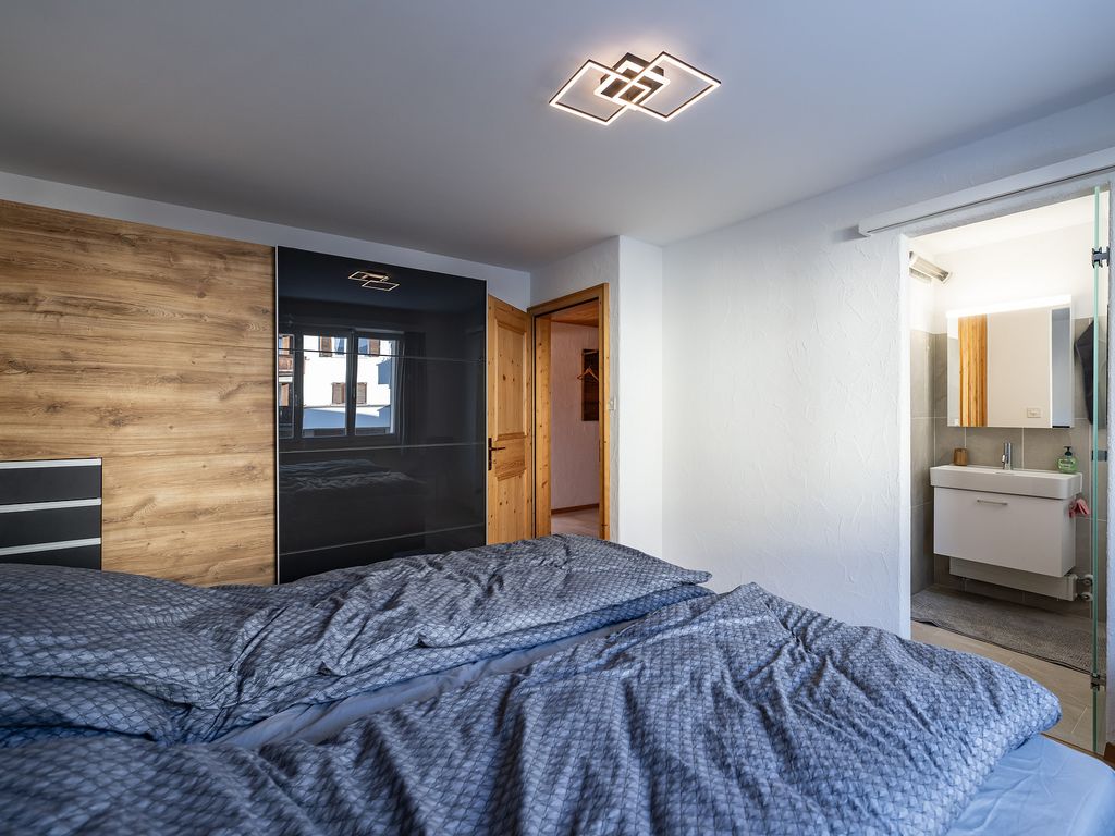 Schlafzimmer 1