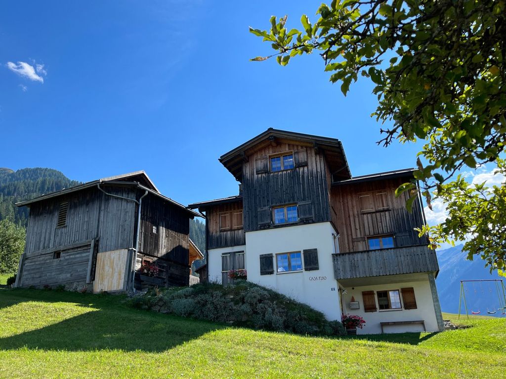 Ferienhaus Runs - Ansicht Sommer