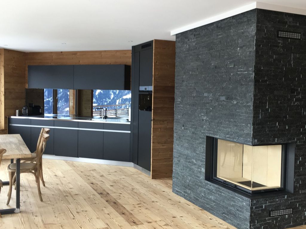 Ferienwohnung Bischu Valtiarm - Küche / Essbereich