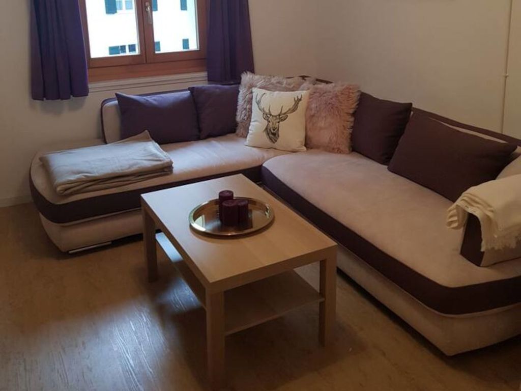 Ferienwohnung Casa Spescha - Wohnzimmer