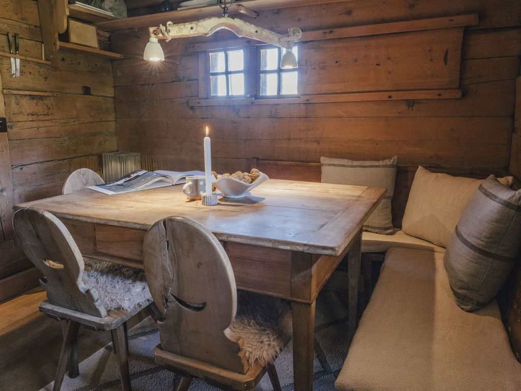 Maiensäss Bächer Hütte - Esstisch