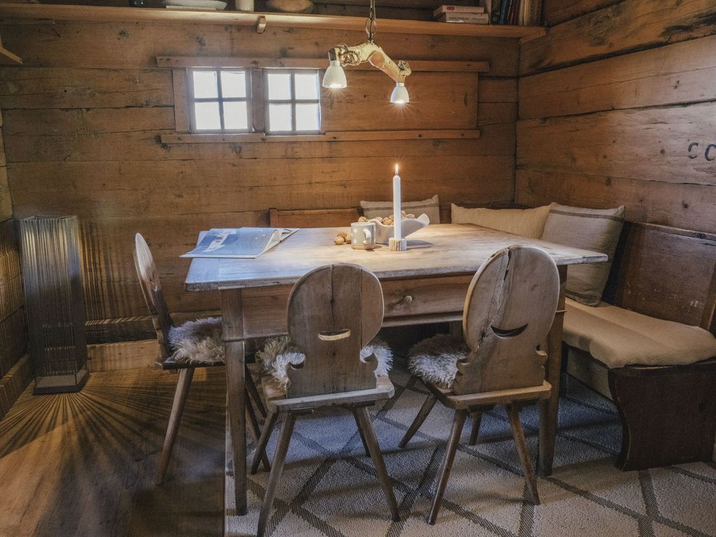 Maiensäss Bächer Hütte - Esstisch