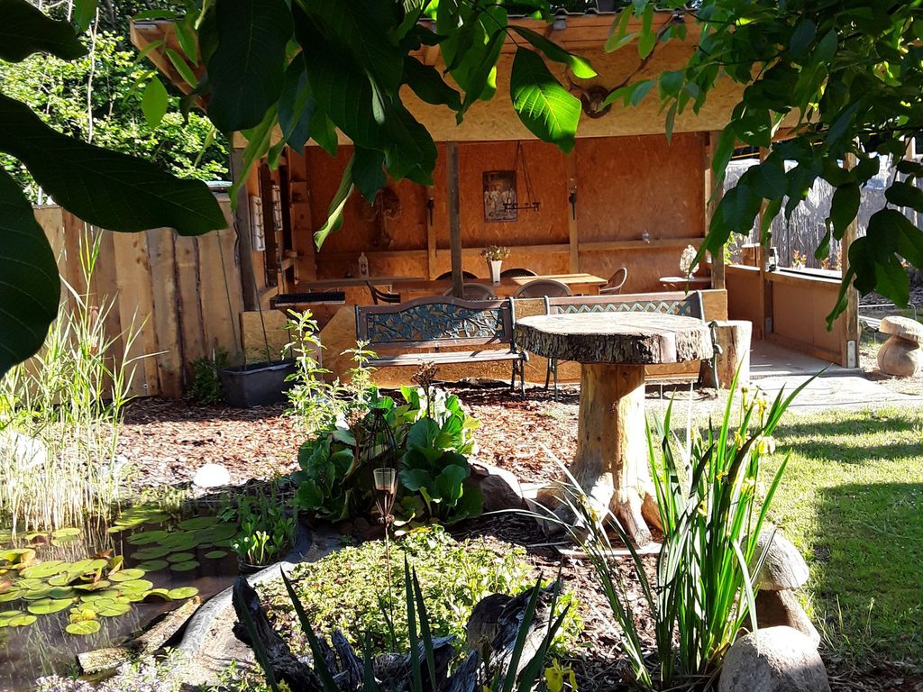 INSIDE, OUTSIDE