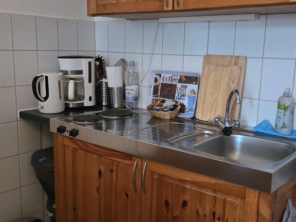 KITCHEN, INSIDE