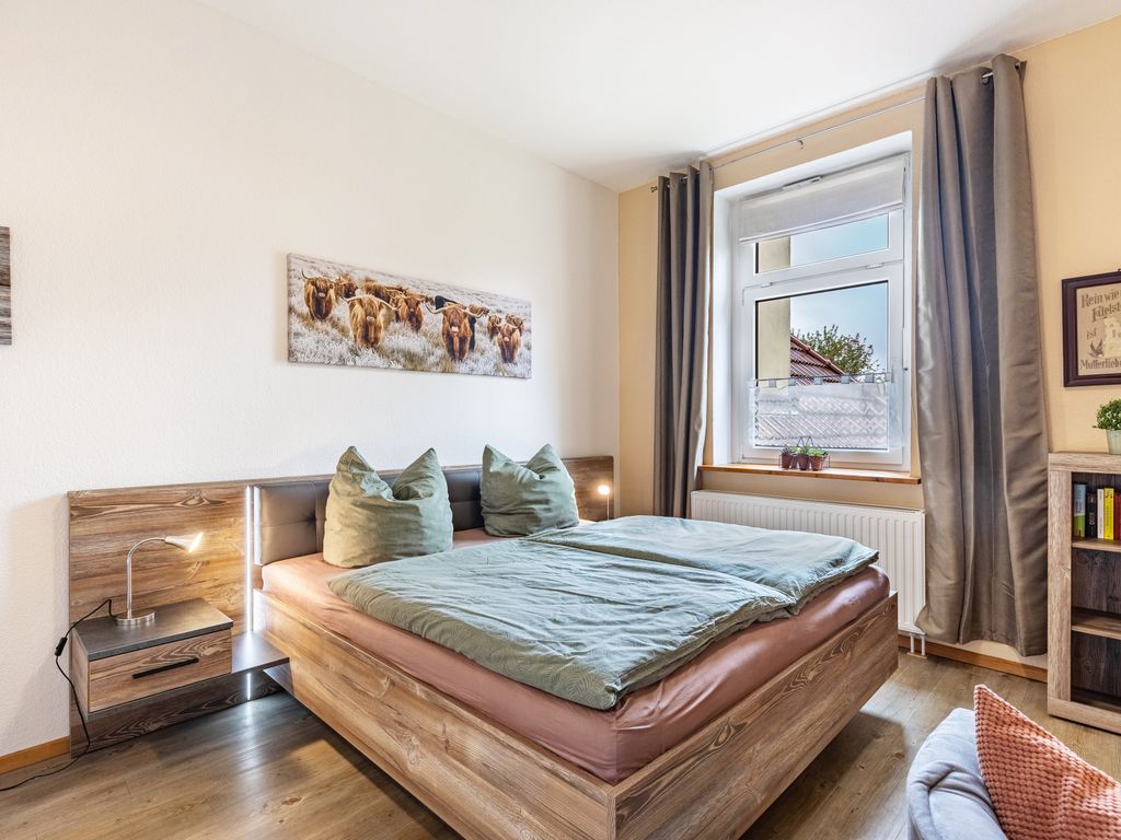 BEDROOM, INSIDE