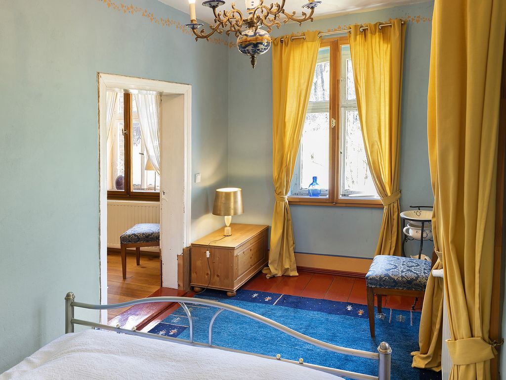 BEDROOM, INSIDE, OUTSIDE