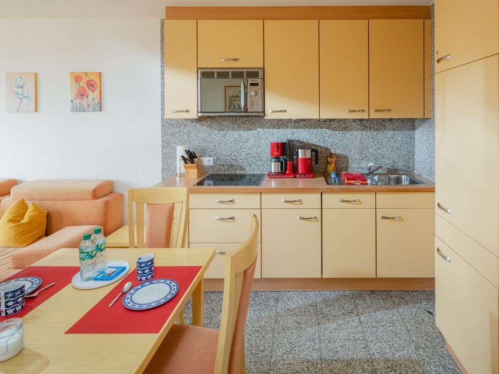 KITCHEN, INSIDE