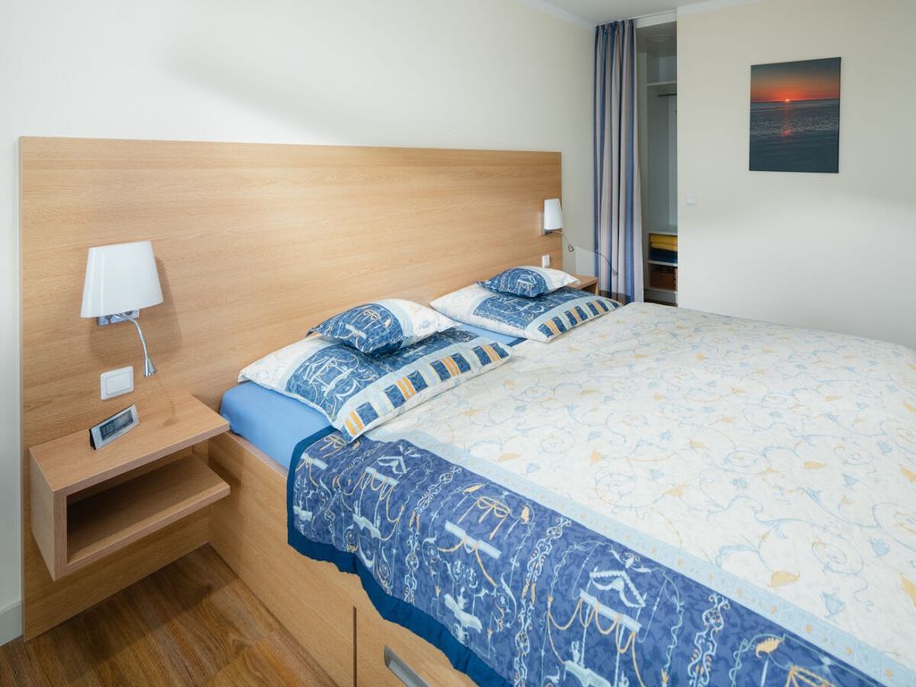 BEDROOM, INSIDE