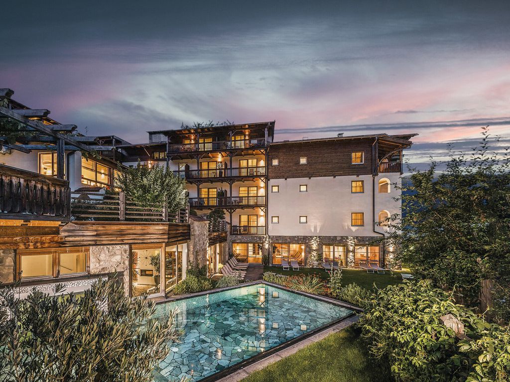 Aktiv- & Vitalhotel Taubers Unterwirt, Hotel mit Outdoor-Pool