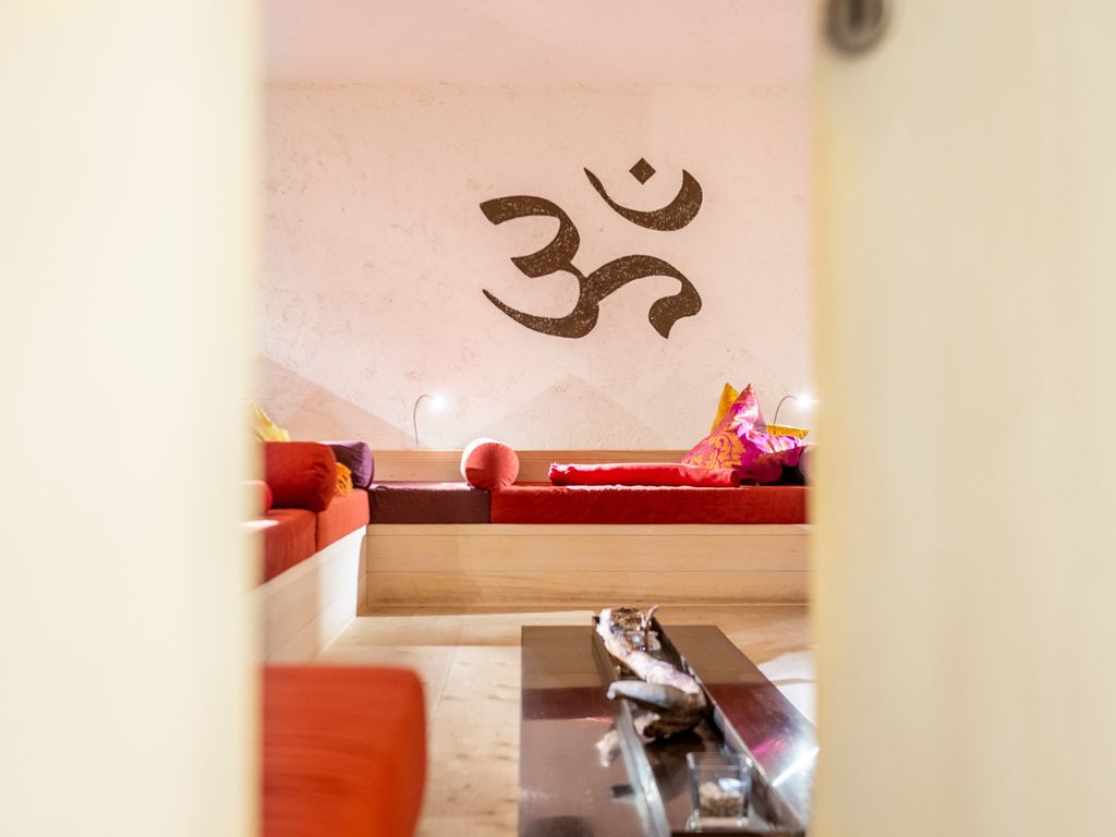 Alphotel Stocker