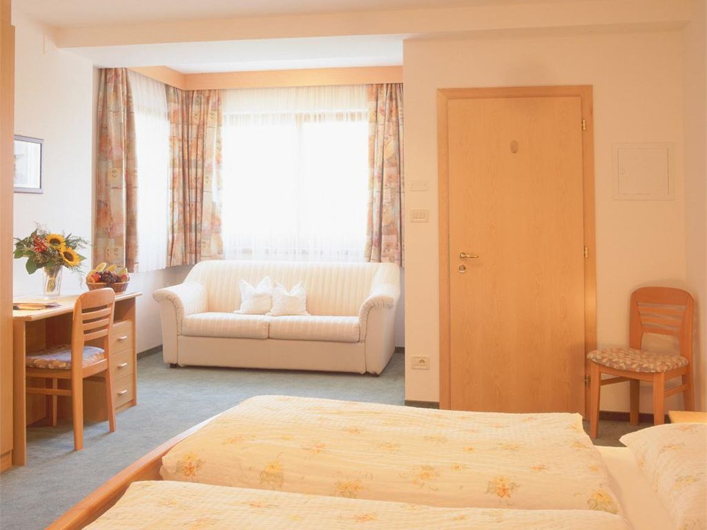 Zimmer mit Sofa