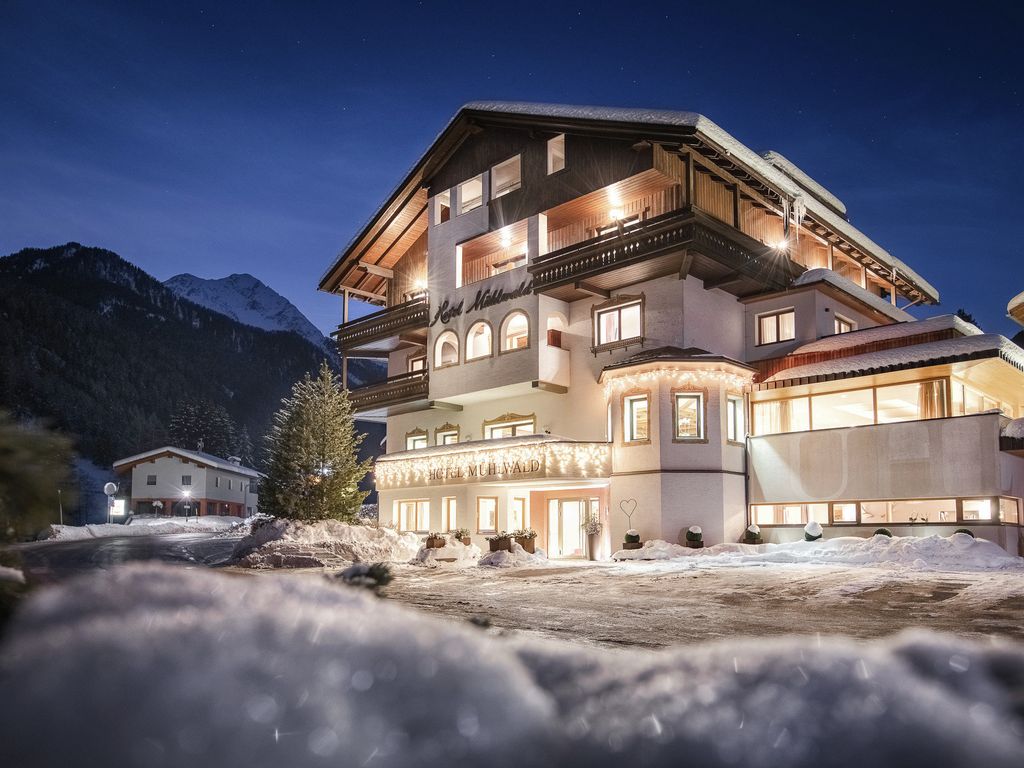 Hotel Mühlwald by Night