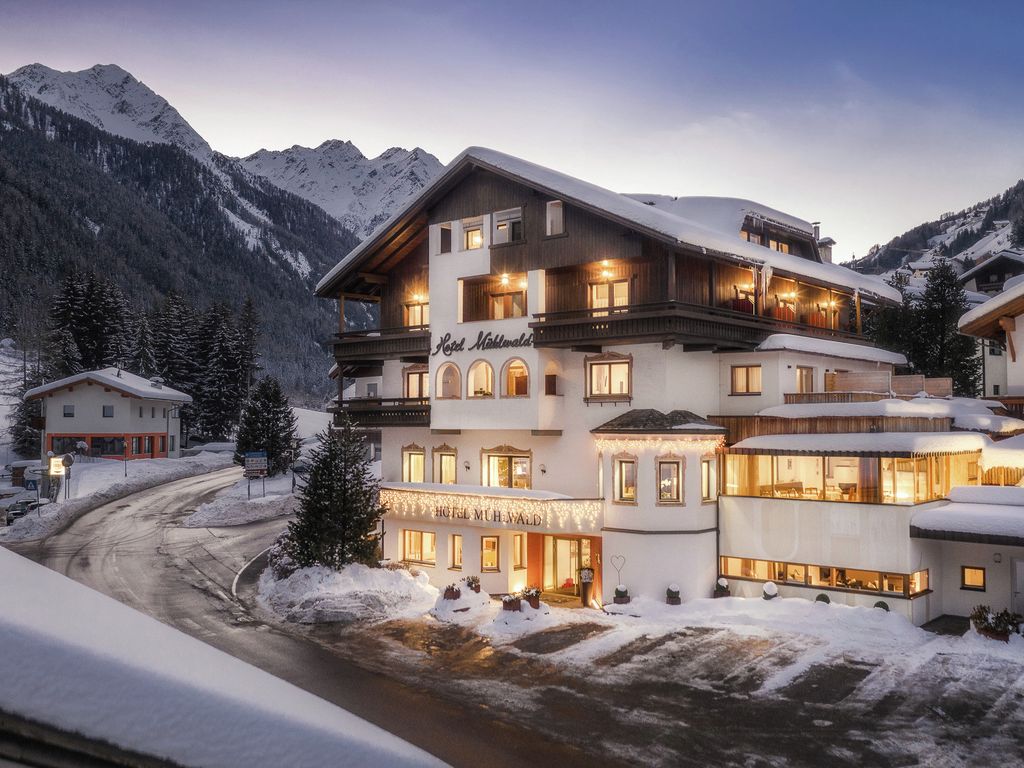 Hotel Mühlwald by Night