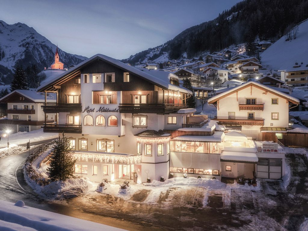 Hotel Mühlwald by Night