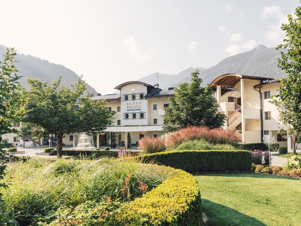 Alpenpalace Luxury Hideaway & Spa Retreat