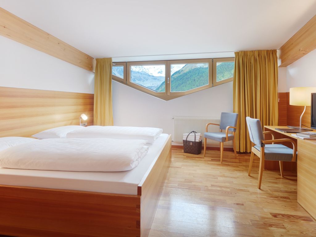 Doppelzimmer des Typs C mit leichter Dachschräge