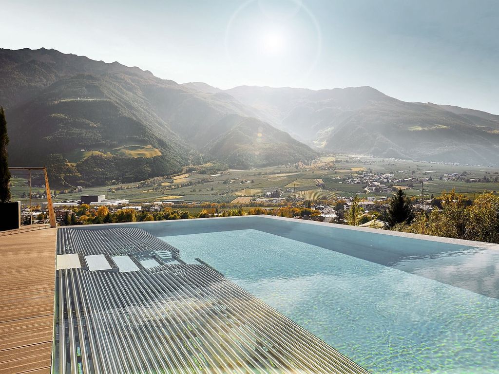 Infinity Sole Pool