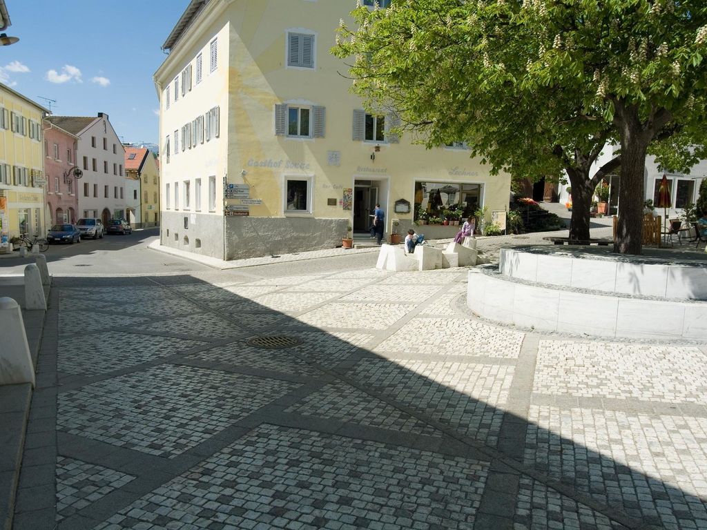 Haus mit Brunnen
