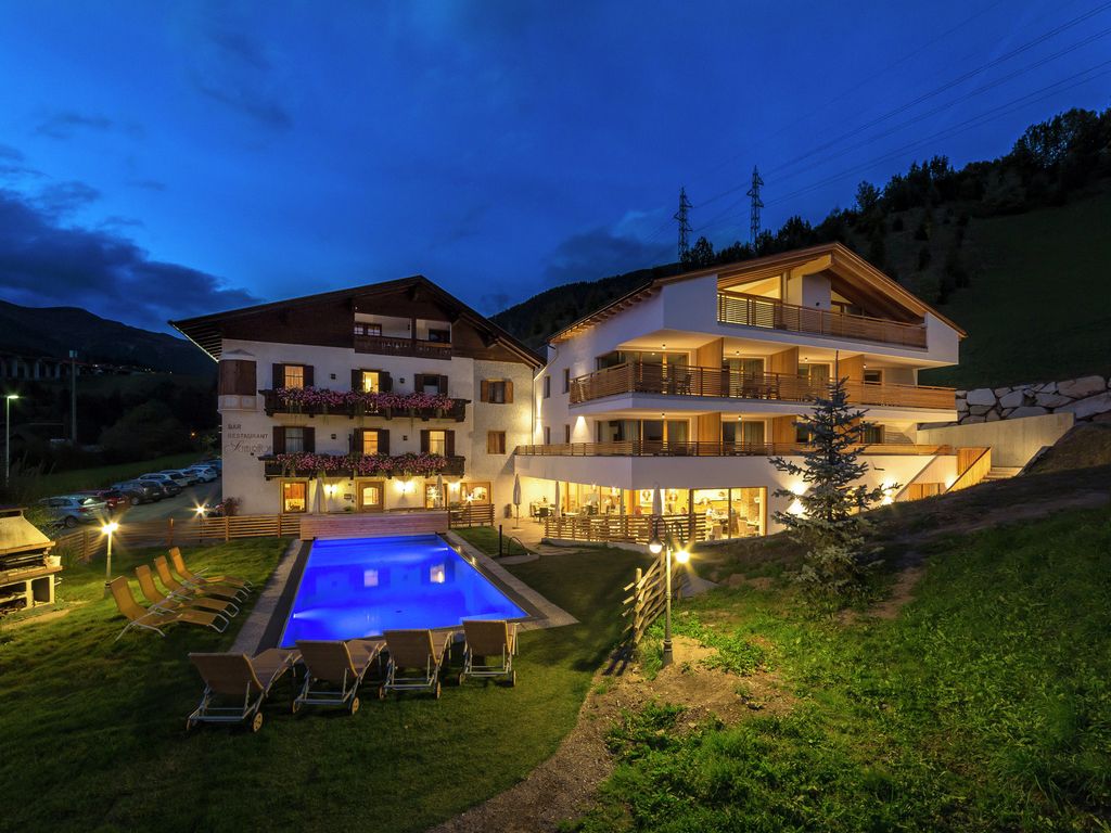 Schaurhof im Sommer