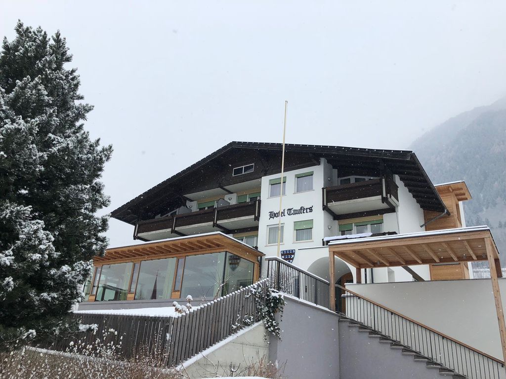 Hotel Taufers