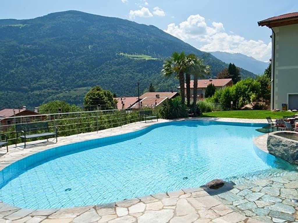 Panorama-Felsenfreibad mit Poolbar ***Seppmair