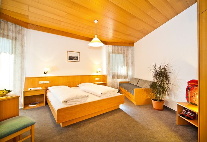 Economy Dreibettzimmer Tschafon