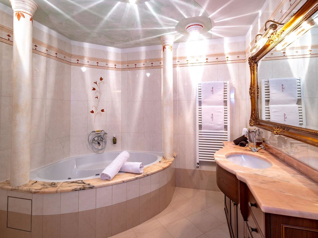 Deluxe Ferienwohnung Südtirol mit Pool