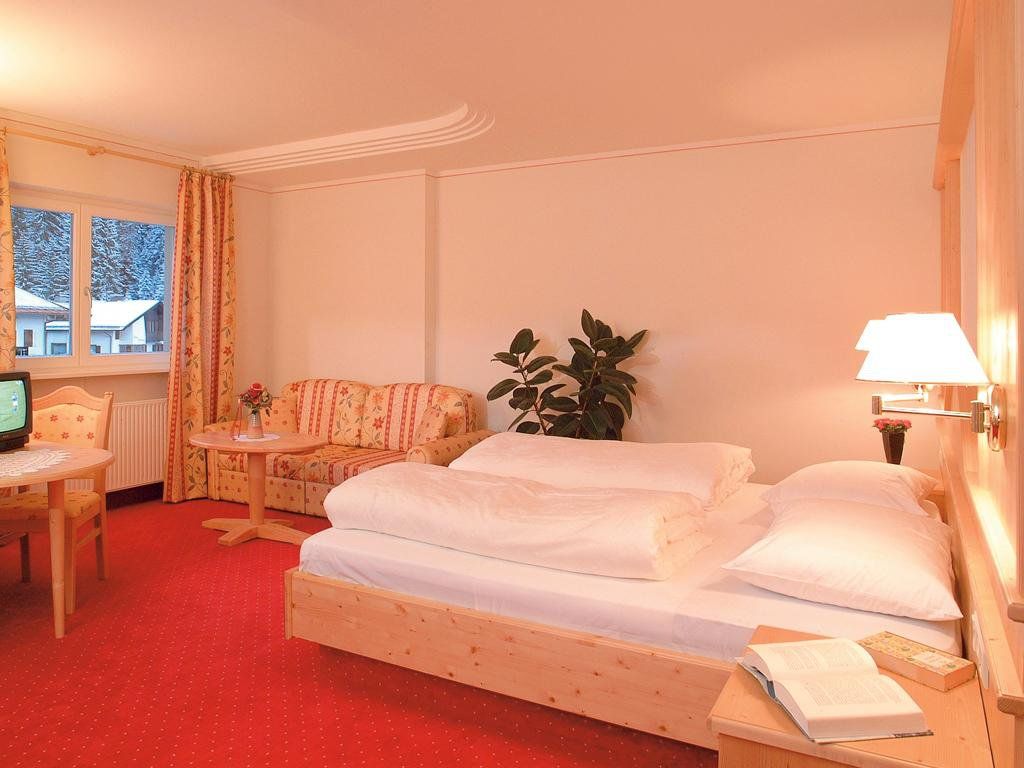 Zimmer Rotwand