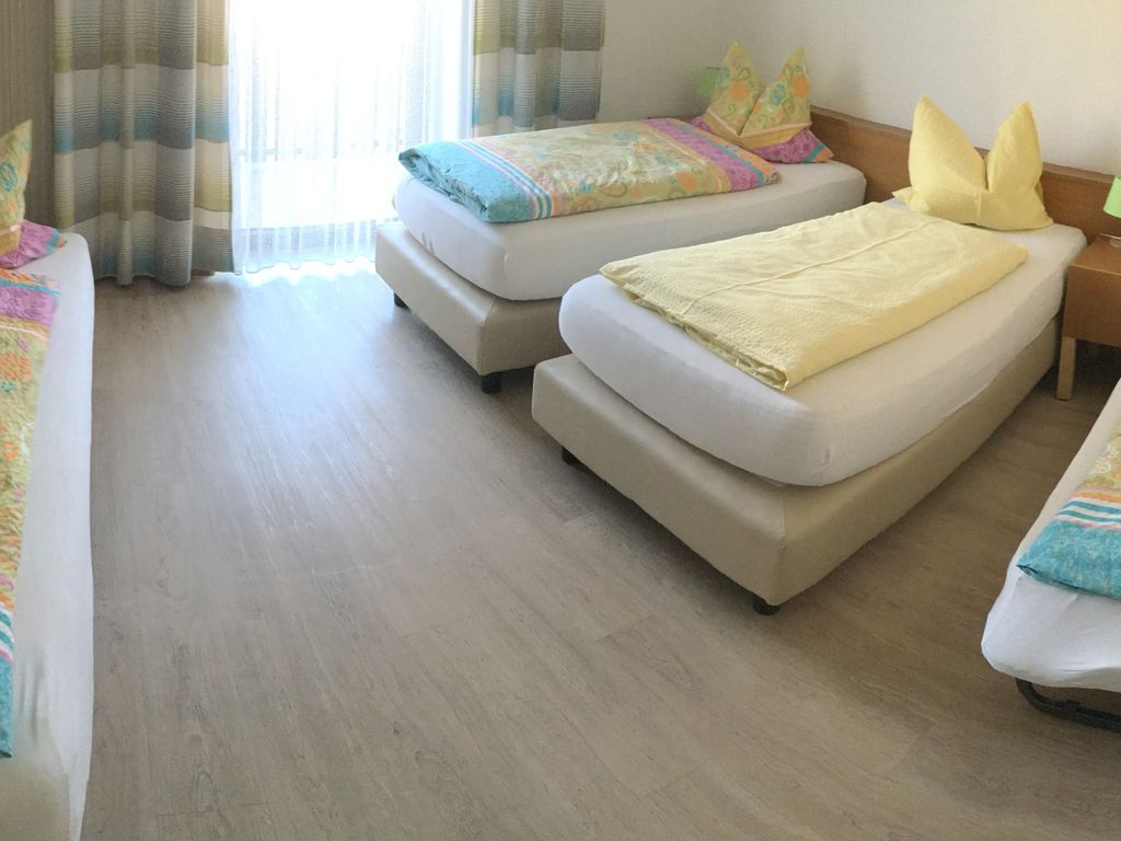Doppelzimmer m. Balkon , Zustellbett