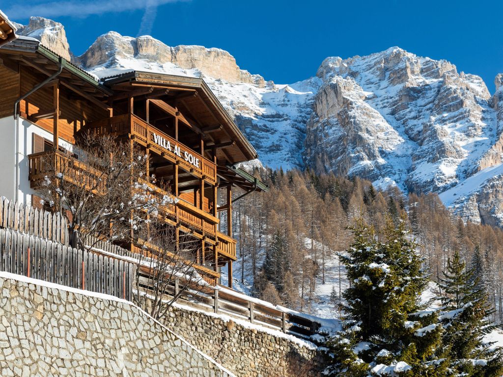 Hotel Villa al Sole Winter, Sicht auf Lavarella und Conturines