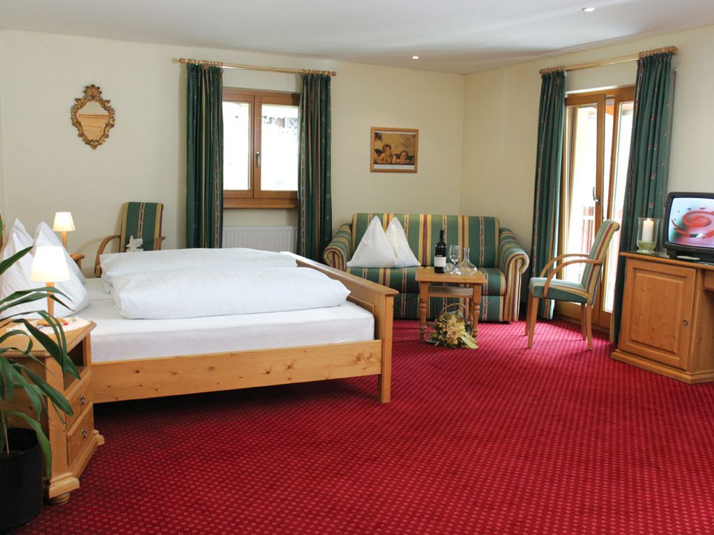 Doppelzimmer Lavendel Landhaus ist das größte Zimmer im Stefanshof mit sehr großem Bad und Balkon zu Südseite
