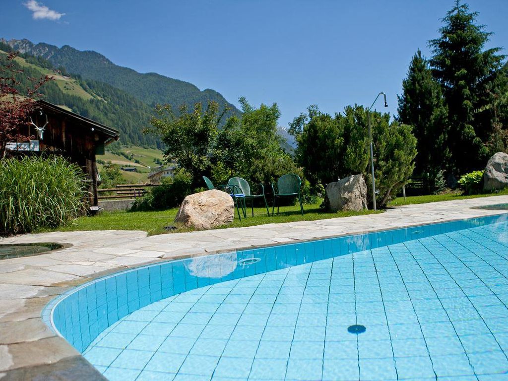 swimmingpool