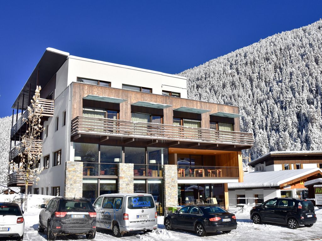 Nives -