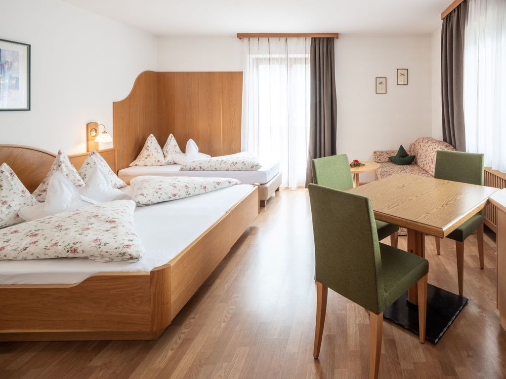 Familienzimmer - Doppelbett + 3°Bett/4° Bett Schlafsofa