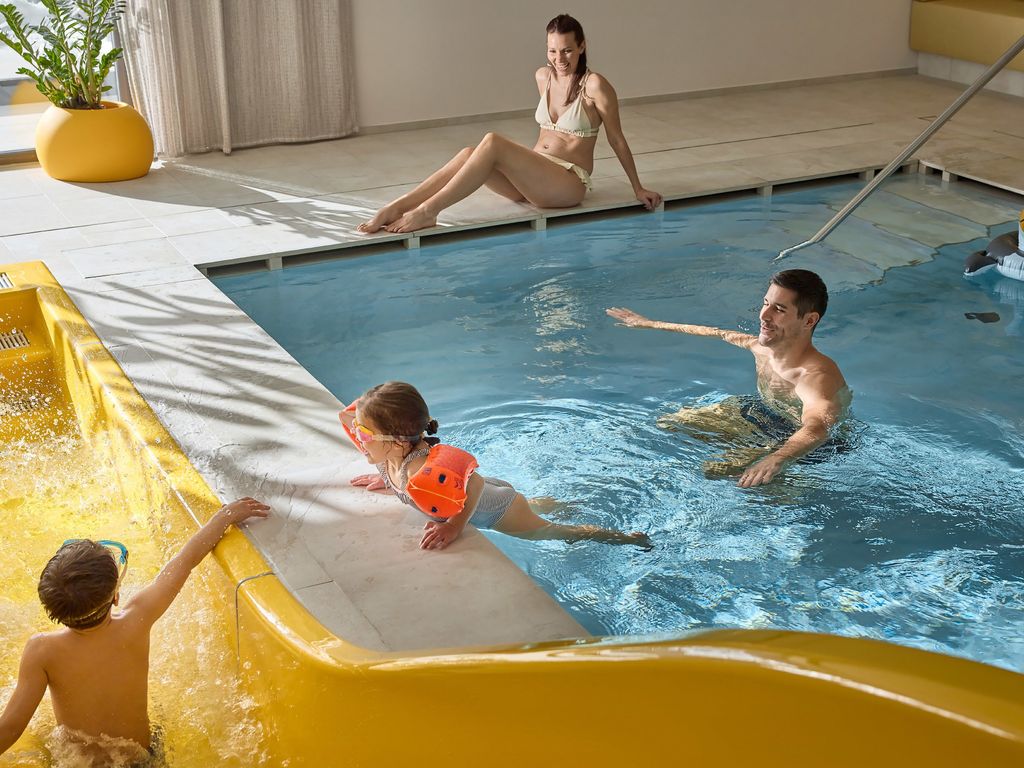 Poolbereich 2 Stock