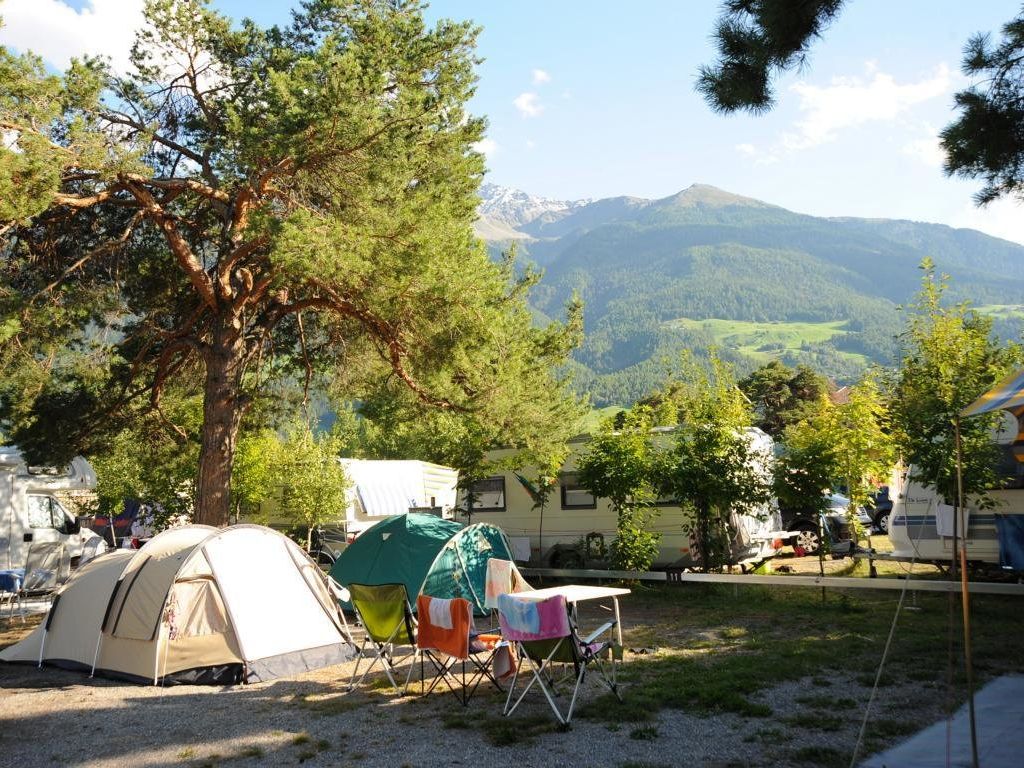 Sonne und Halbschatten im Camping Kiefernhain