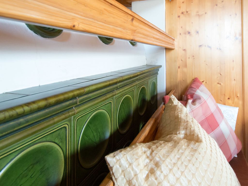 Der Bauernofen in der Stube.