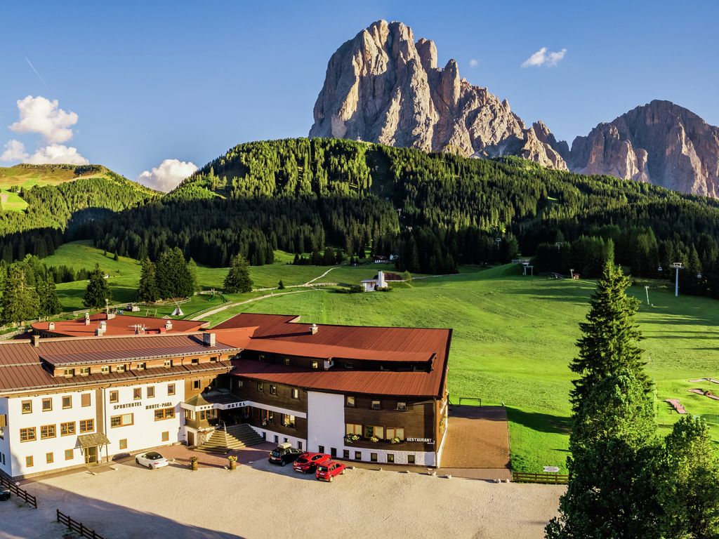 Panorama Ansicht Sporthotel Monte Pana