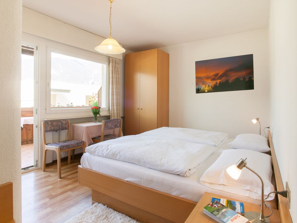 Zimmer mit Balkon