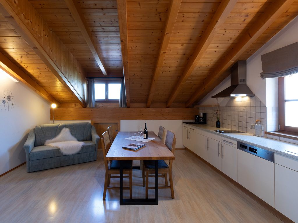 Engadiner Apartments & Wines