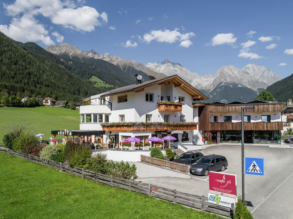 Sankt Walburg | Café & Holiday Apartments
