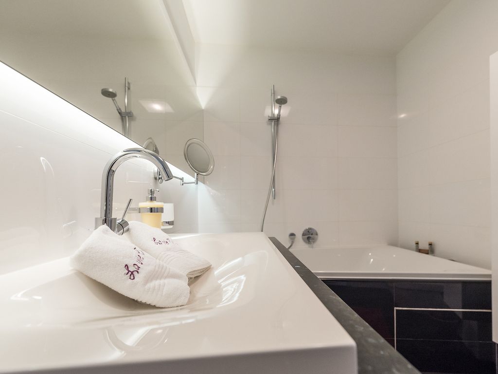 Deluxe Ferienwohnung Sand in Taufers mit Balkon und Whirlbadewanne