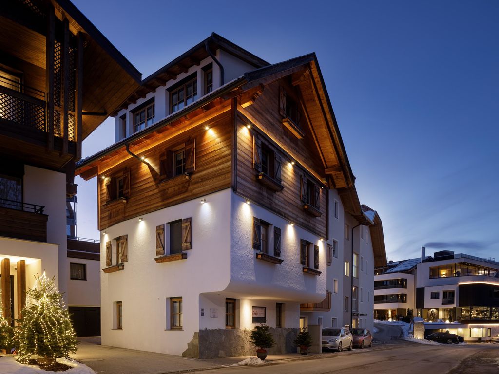 Chalet Tyrolian Apartments - by Familiaris